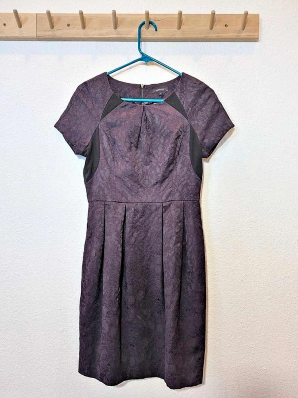 RW&CO. Floral Jacquard Dress Purple Size 4